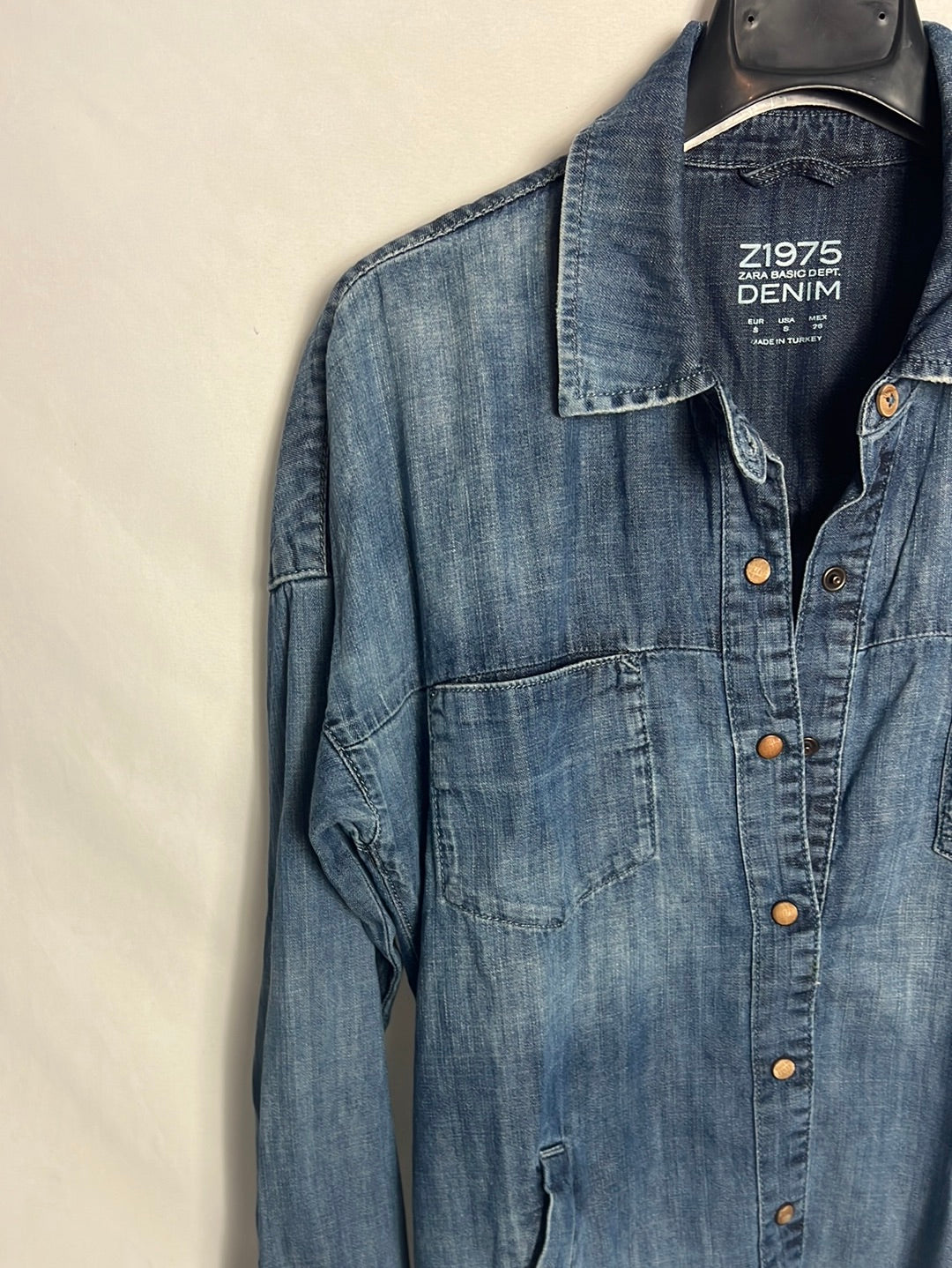 ZARA. Camisa denim bolsillos. T S