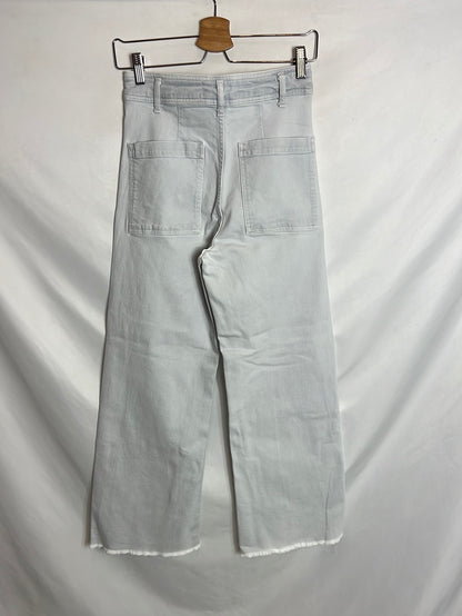 ZARA. Denim culotte gris claro efecto desgastado. T 36
