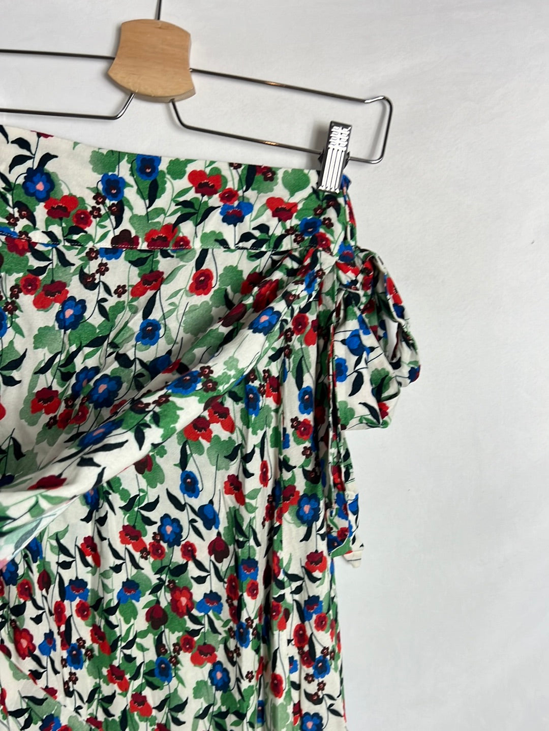 VOLANDA. Falda midi flores cruzada T.u(s/m)