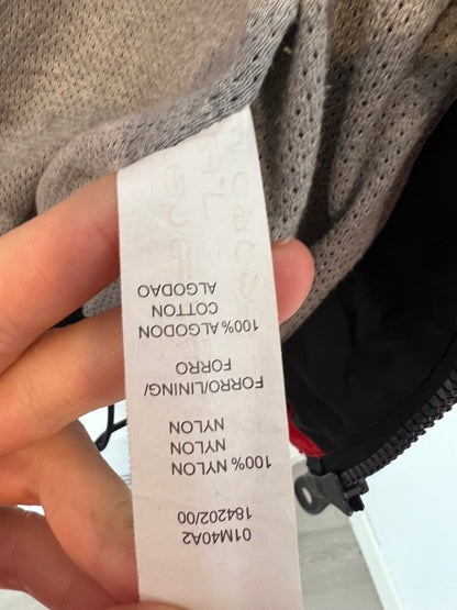 BASS 10. Parka roja impermeable T.6 años