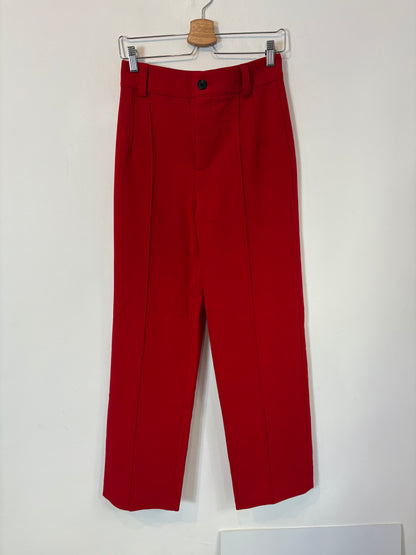 ZARA. Traje de chaqueta rojo