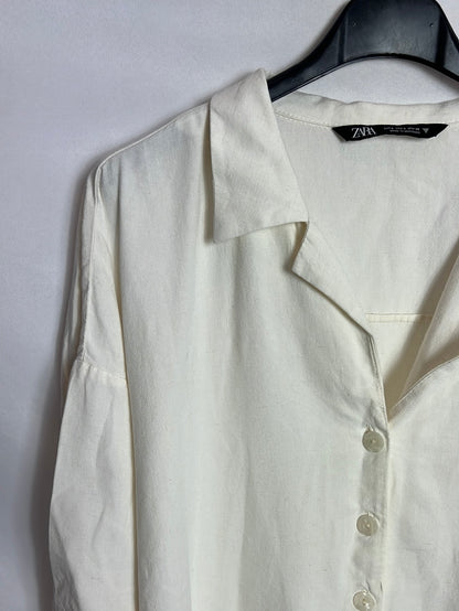ZARA. Blusa manga corta color crudo. T S