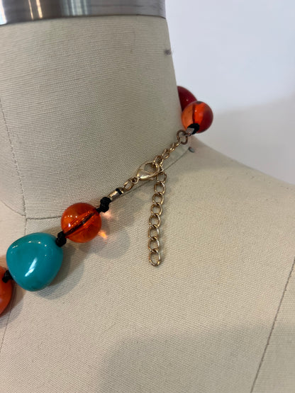 OTRAS. Collar piedras colores