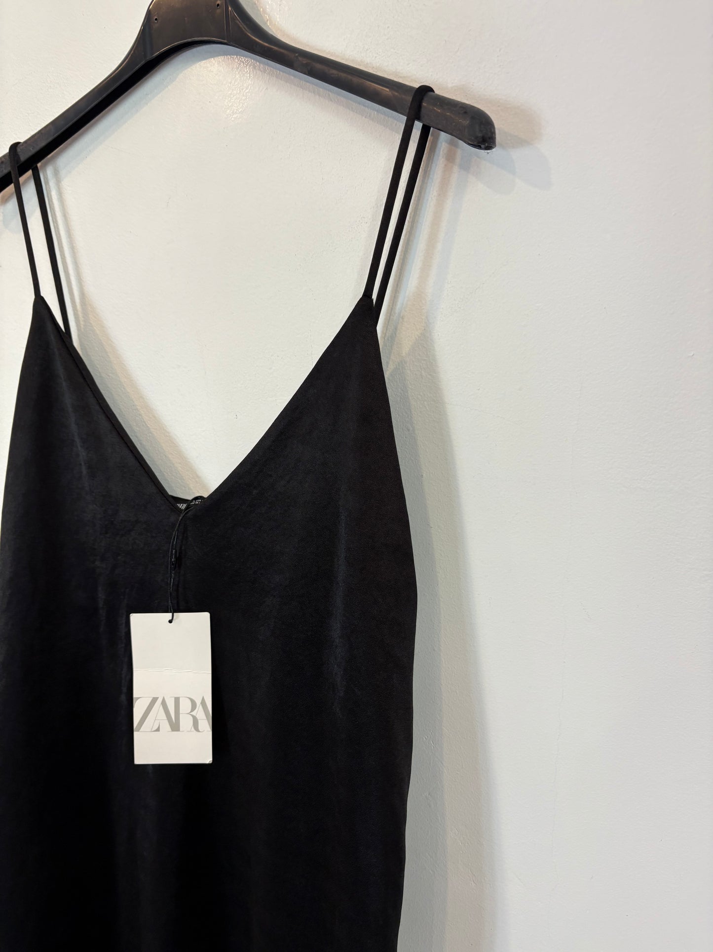 ZARA. Black flowing short dress. TL
