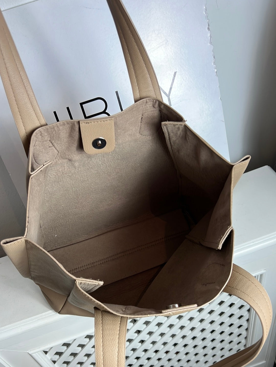 ZARA. Bolso tote  beige