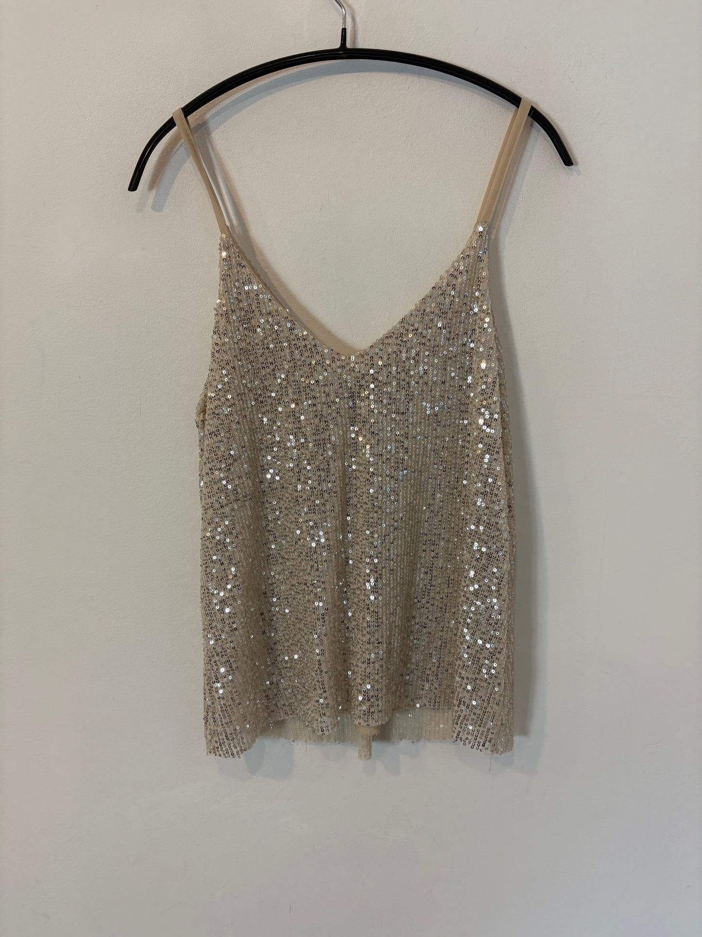 OTRAS. Top tal look lentejuelas
