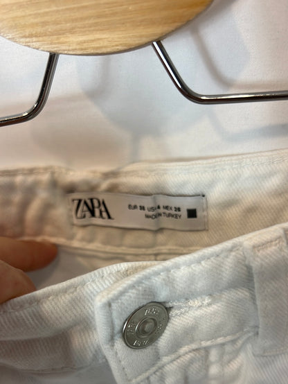 ZARA. White denim shorts. Size 36