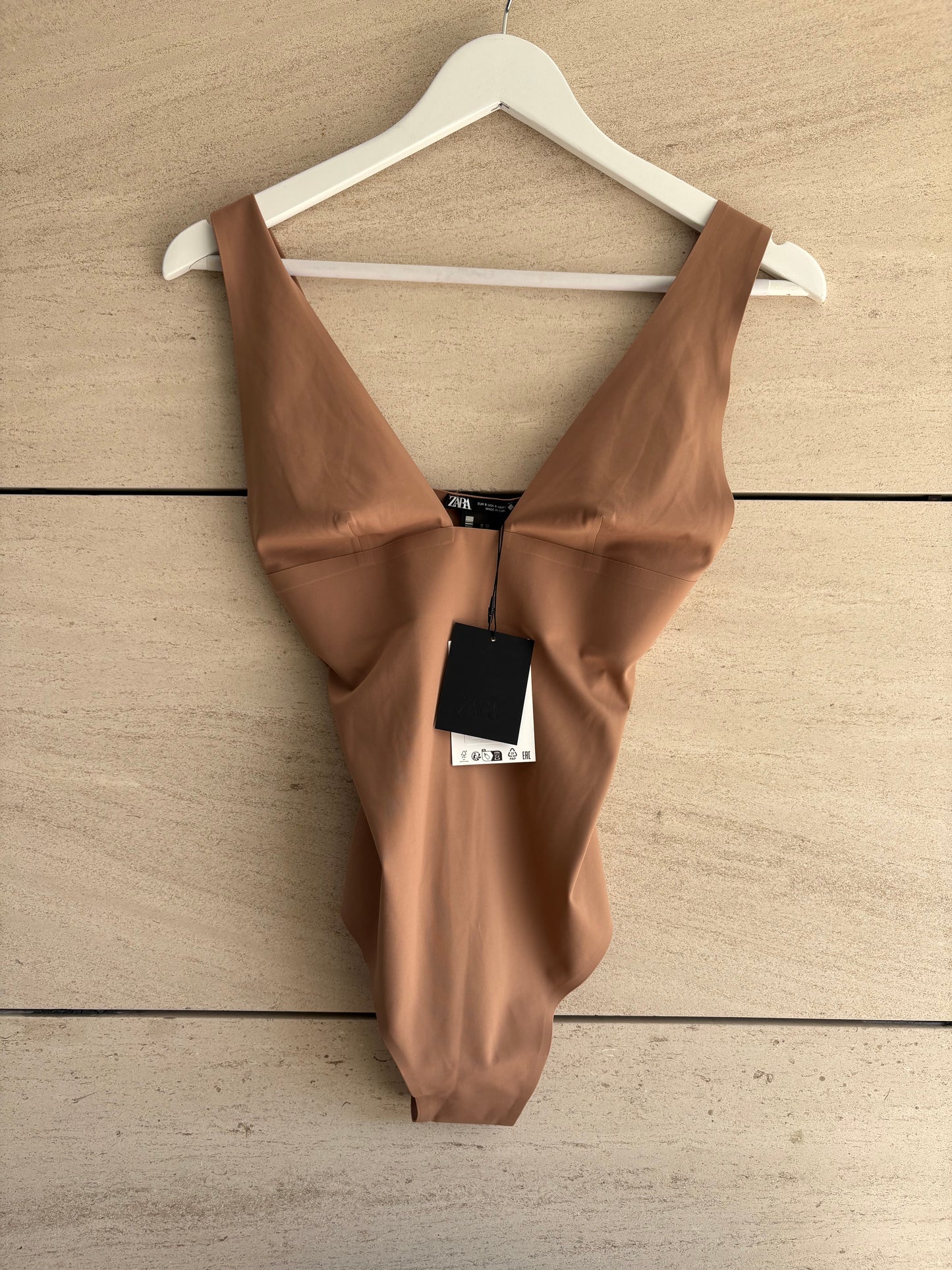 ZARA. Body marrón chocolate elástico. T S