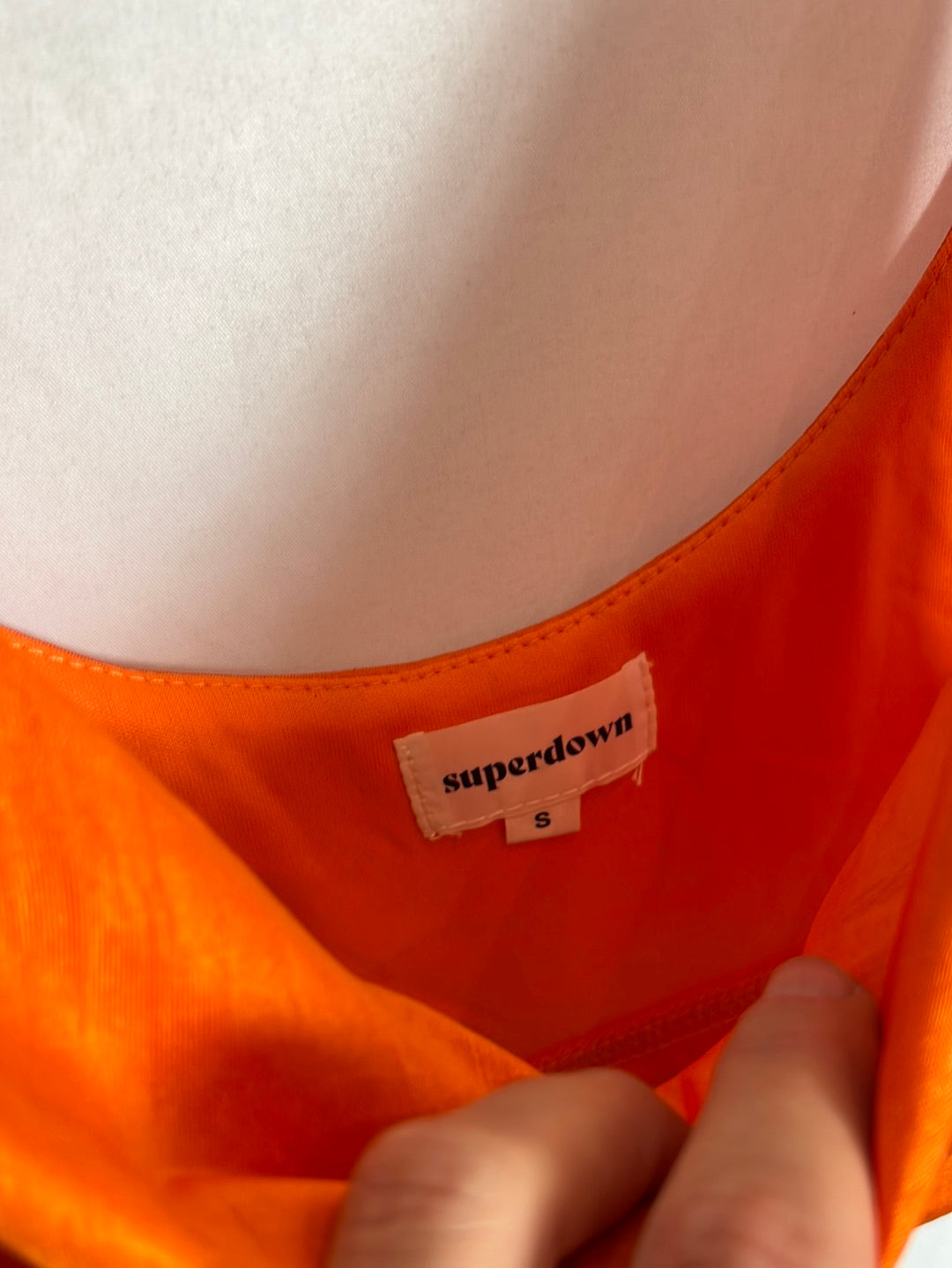 SUPERDOWN. total look naranja  T.s