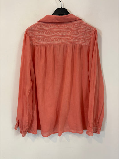 MAISON HOTEL. Blusa rosa bordados