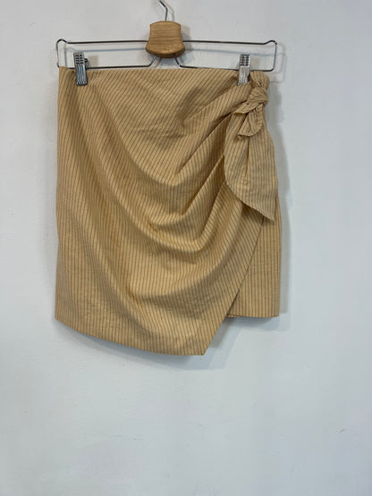 ZARA. Falda crema rayas