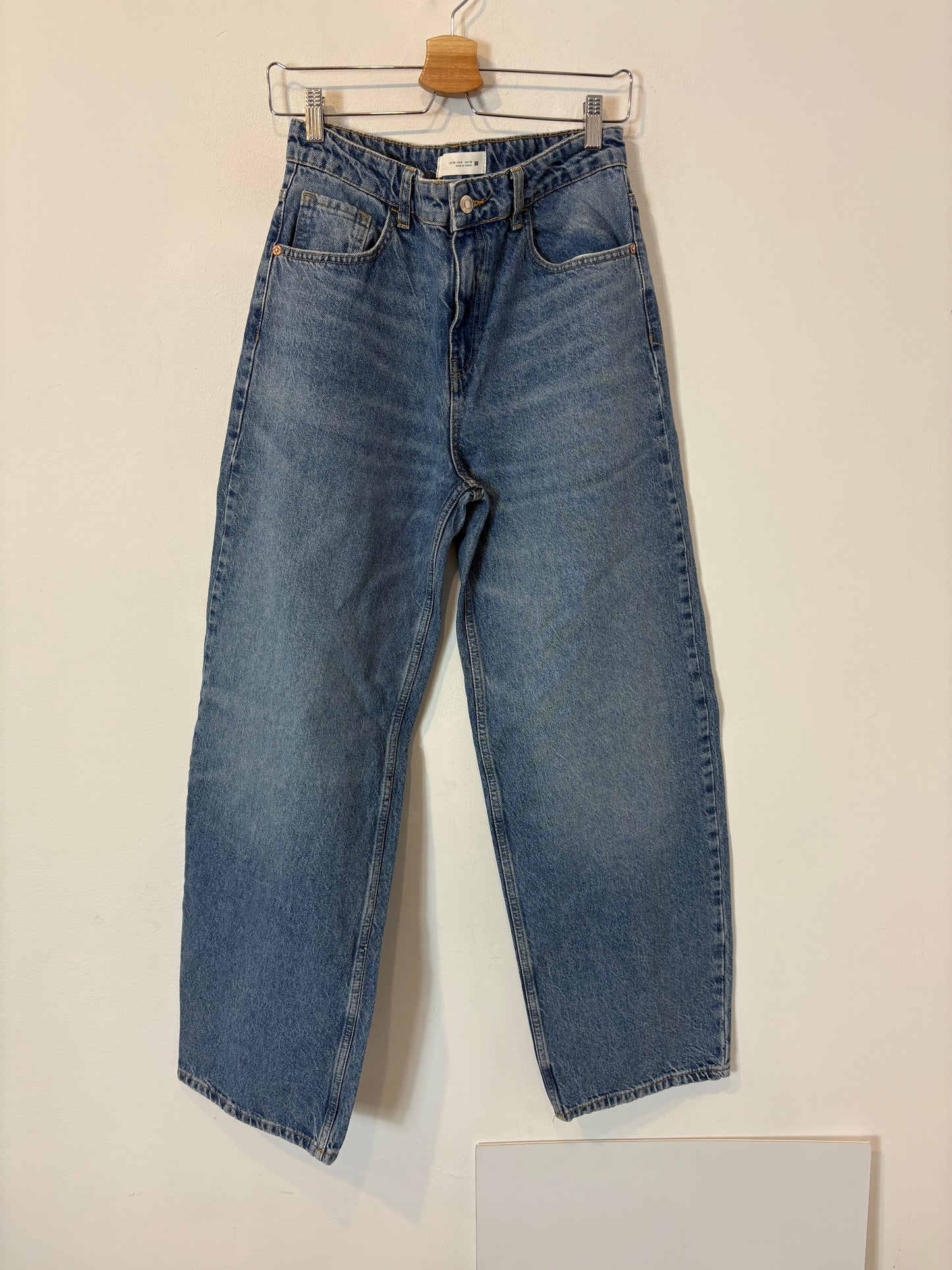 ZARA. Denim pata ancha