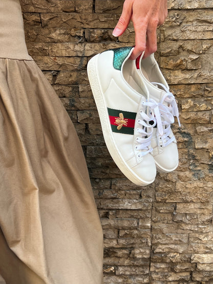 GUCCI. Zapatilla Ace con abeja T 37