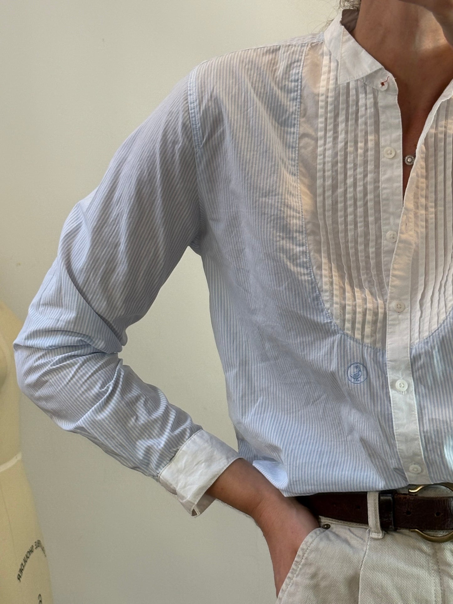 EL GANSO. Camisa rayas detalle escote