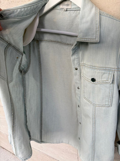 COOSY. Camisa denim azul claro