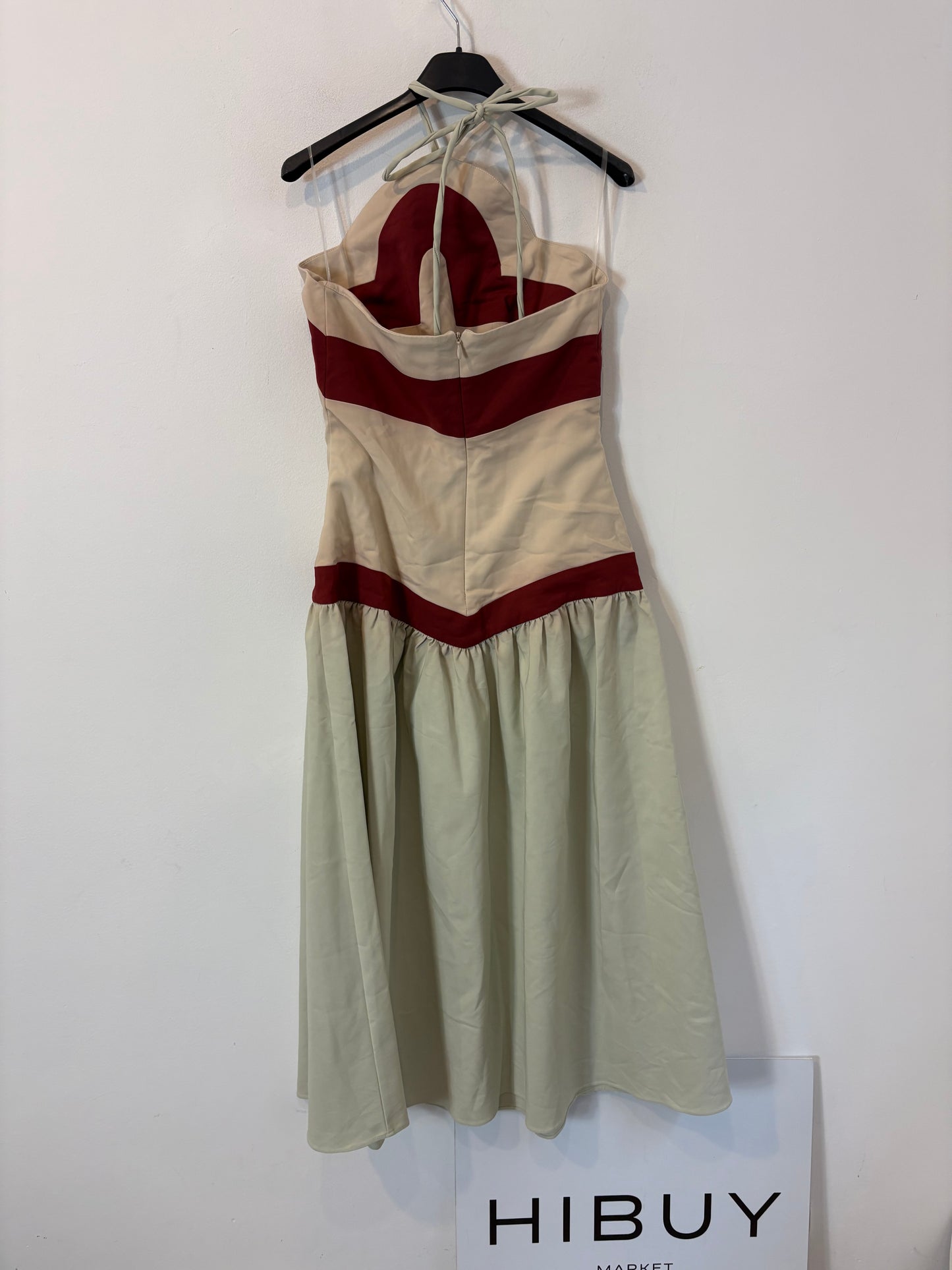 IQ COLLECTION. Vestido tricolor vuelo