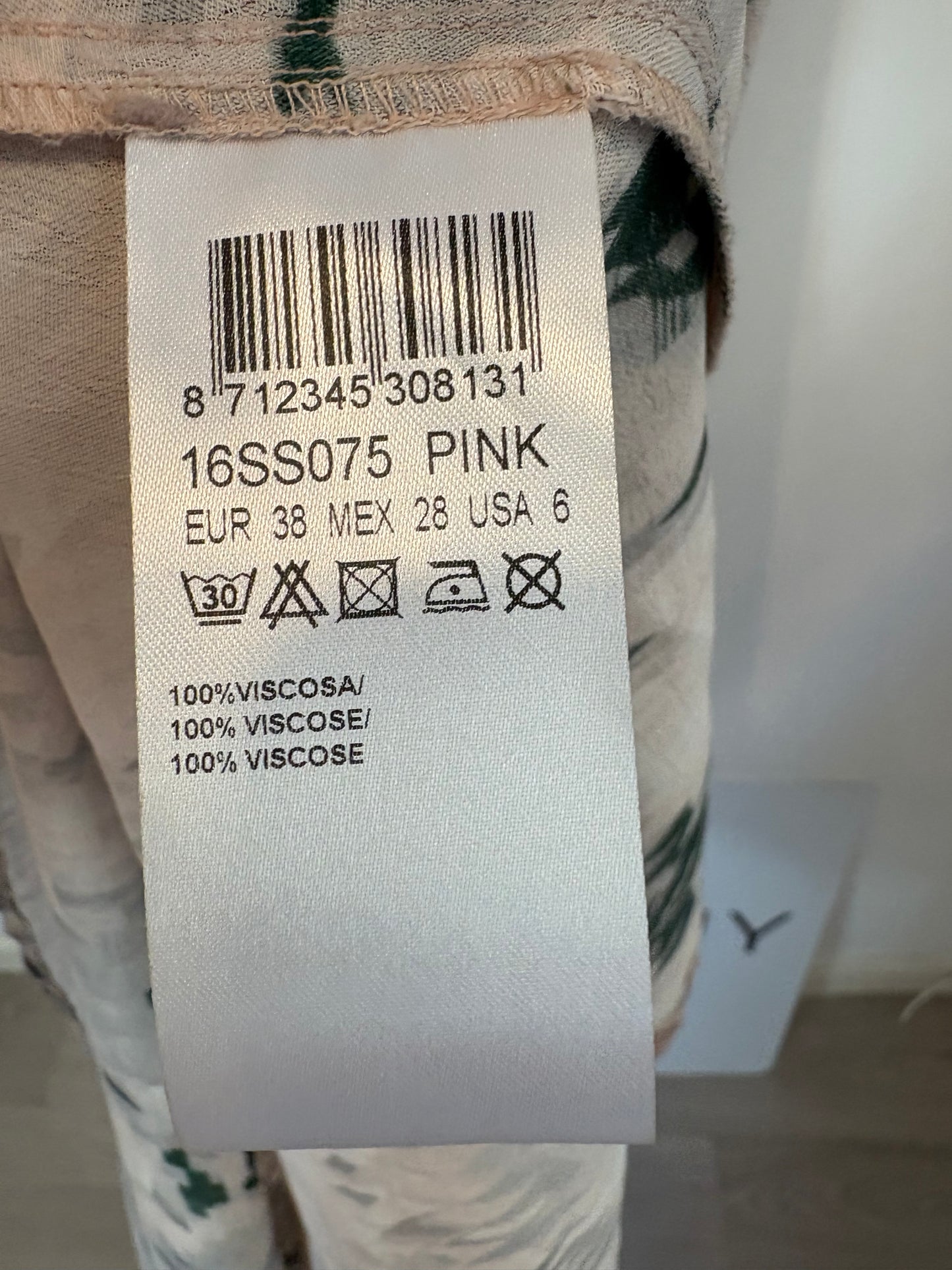 BDBA. Long, flowing printed dress. Size 36