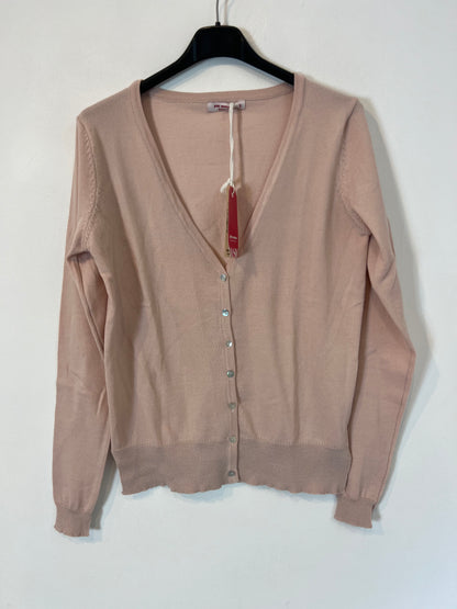 PINK WOMAN. rebeca rosa abotonada  T.s