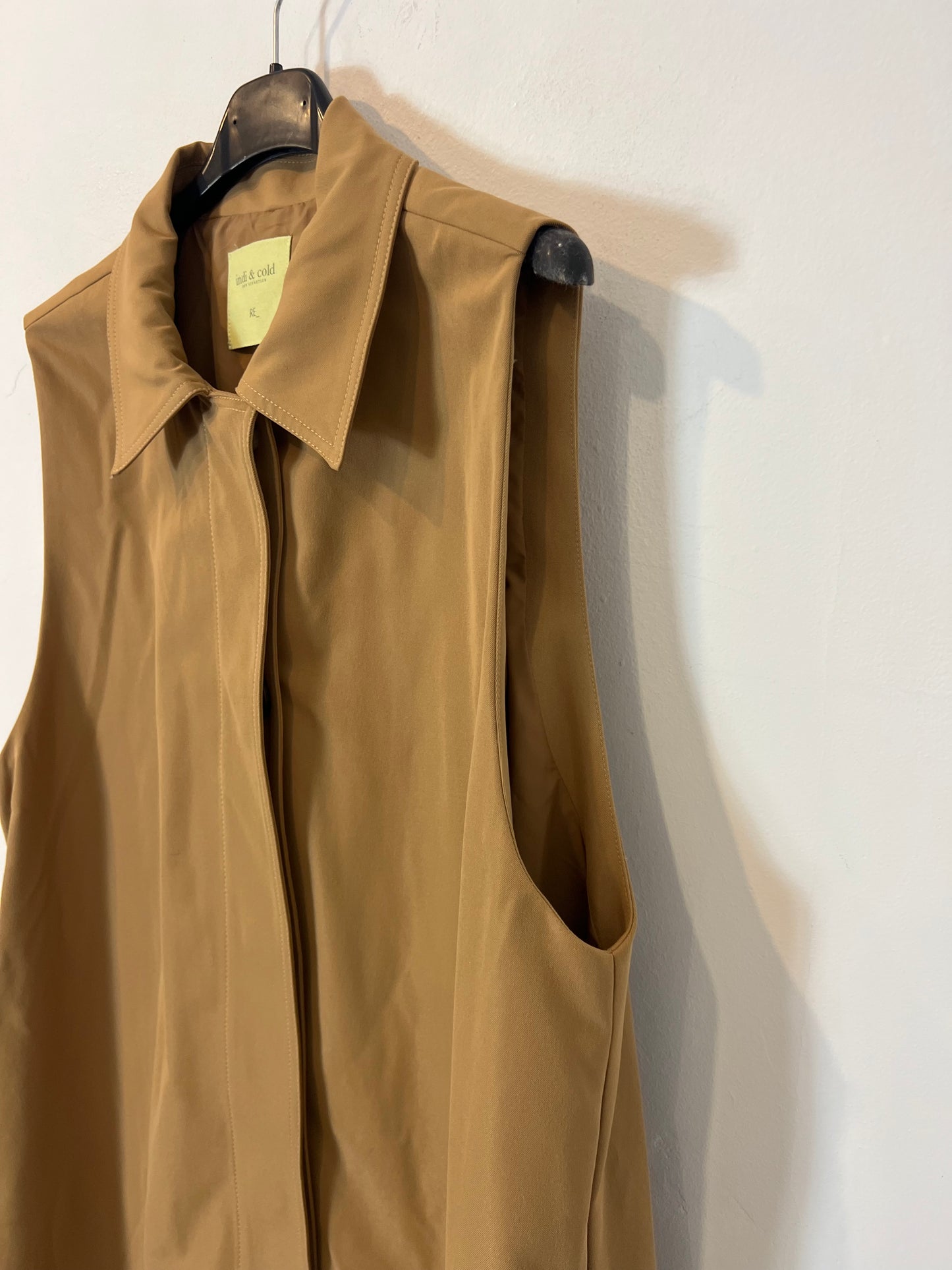 INDI&COLD. Chaleco largo efecto gabardina . T M