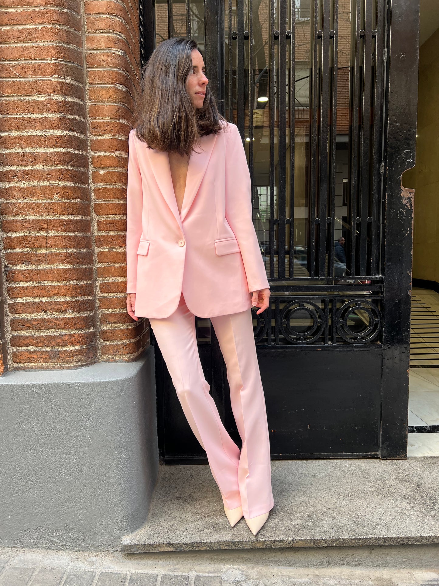 VICOLO. Traje de chaqueta rosa claro