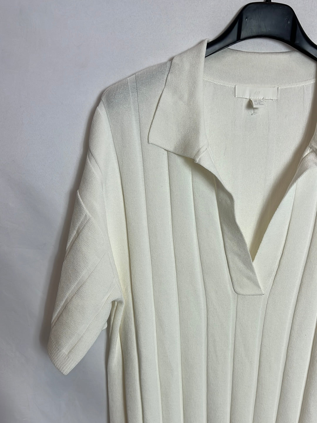 H&amp;M. White ribbed midi dress. Size XS