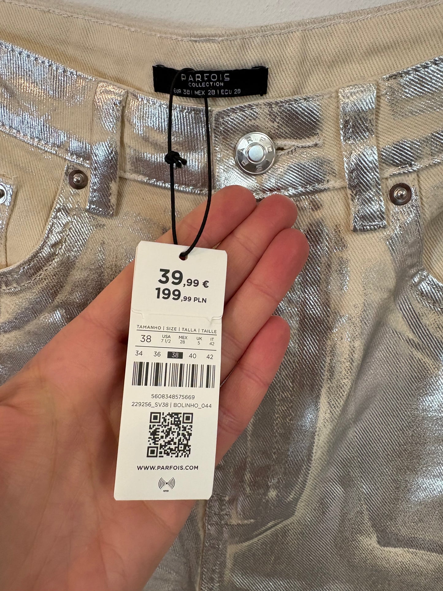 PARFOIS. Pantalón recto encerado