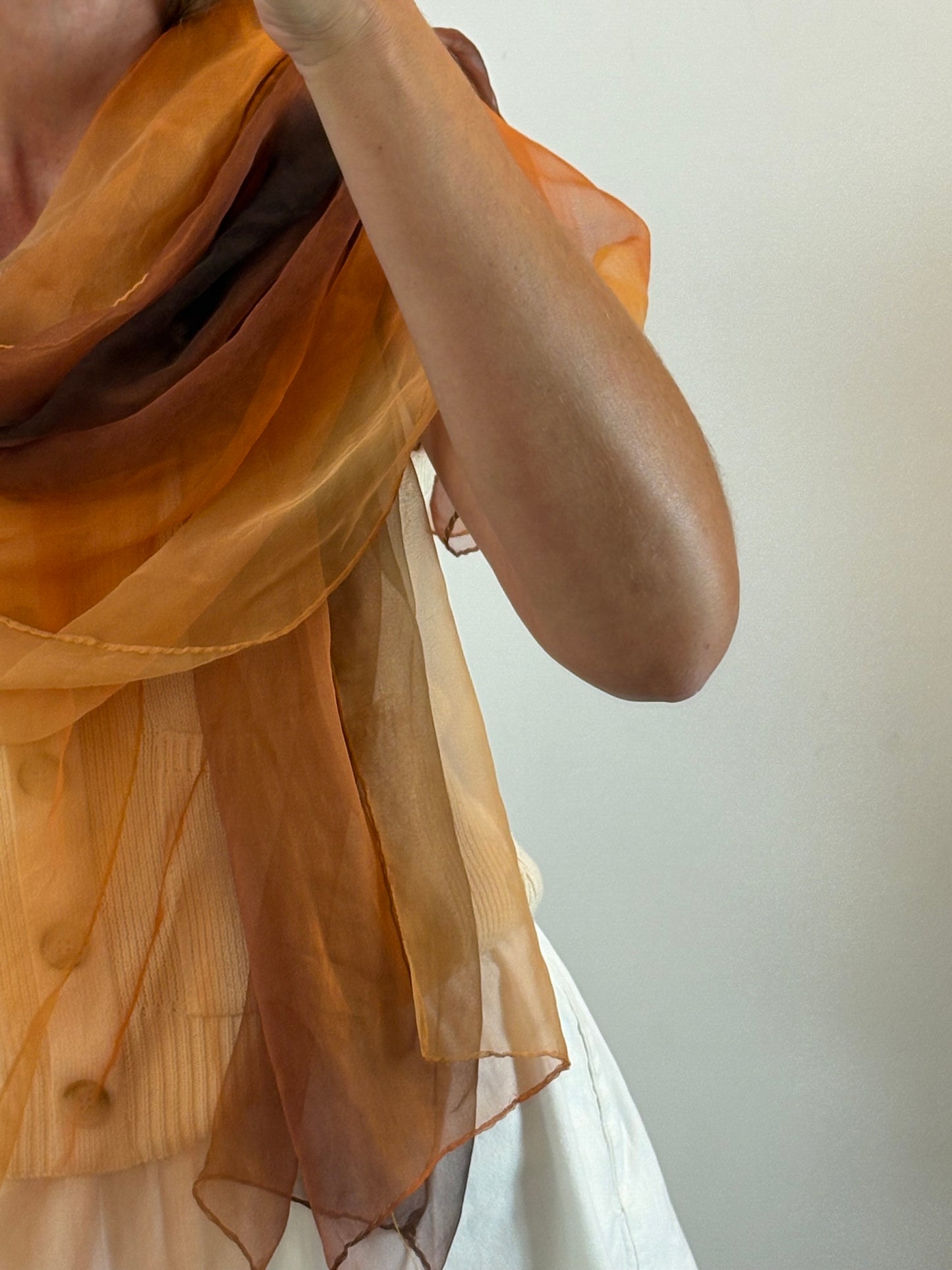 OTRAS. Fular seda tonos tierra