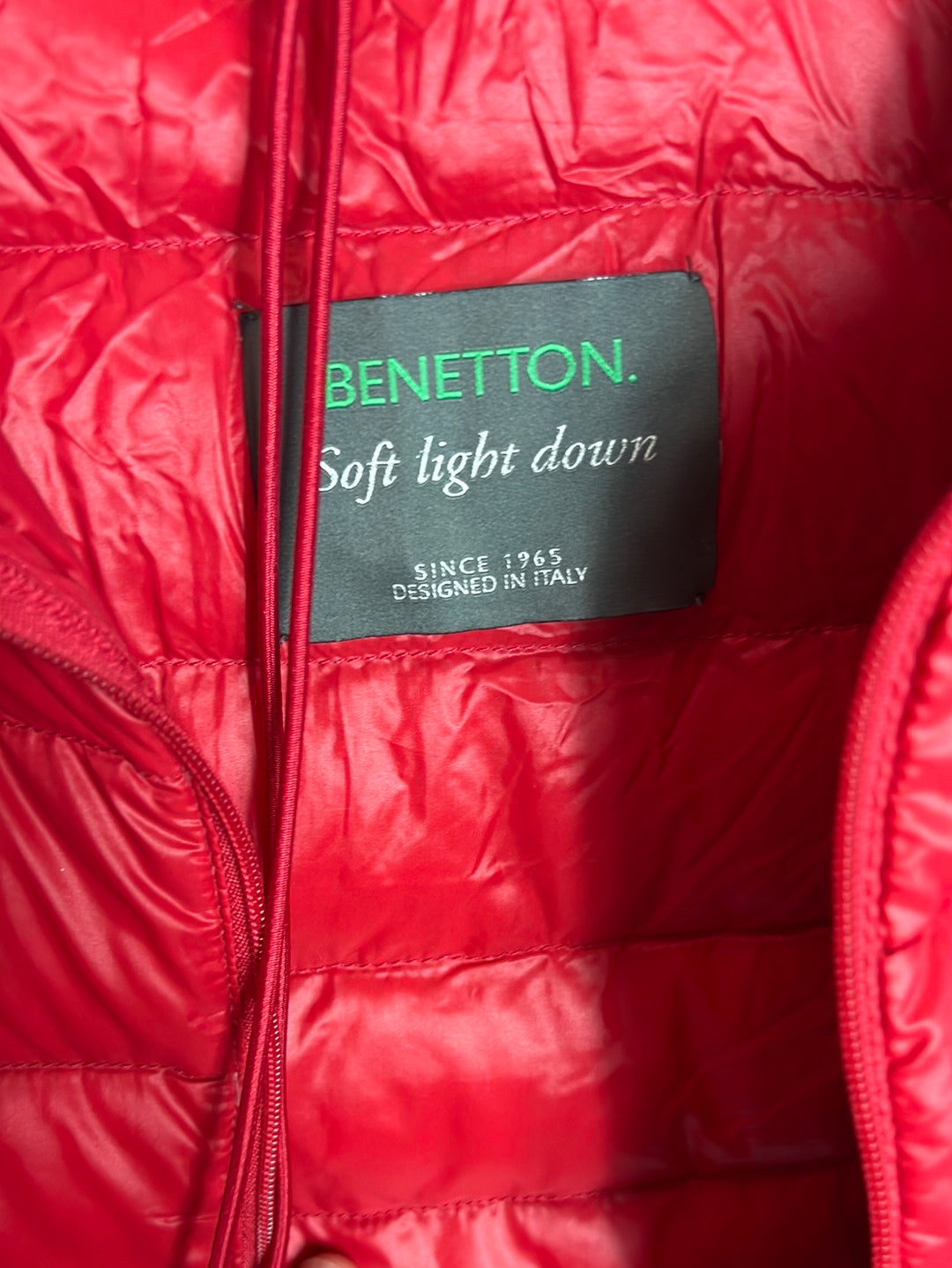 BENETTON. Plumas ligero rojo T.u(s)