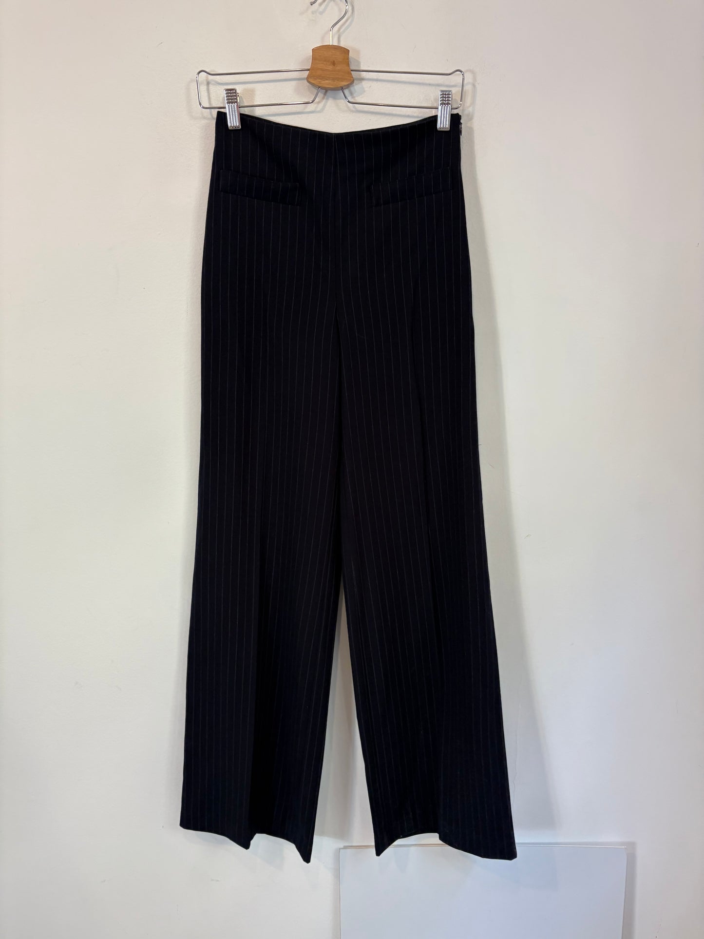 MANGO. Traje de chaqueta fluido rayas