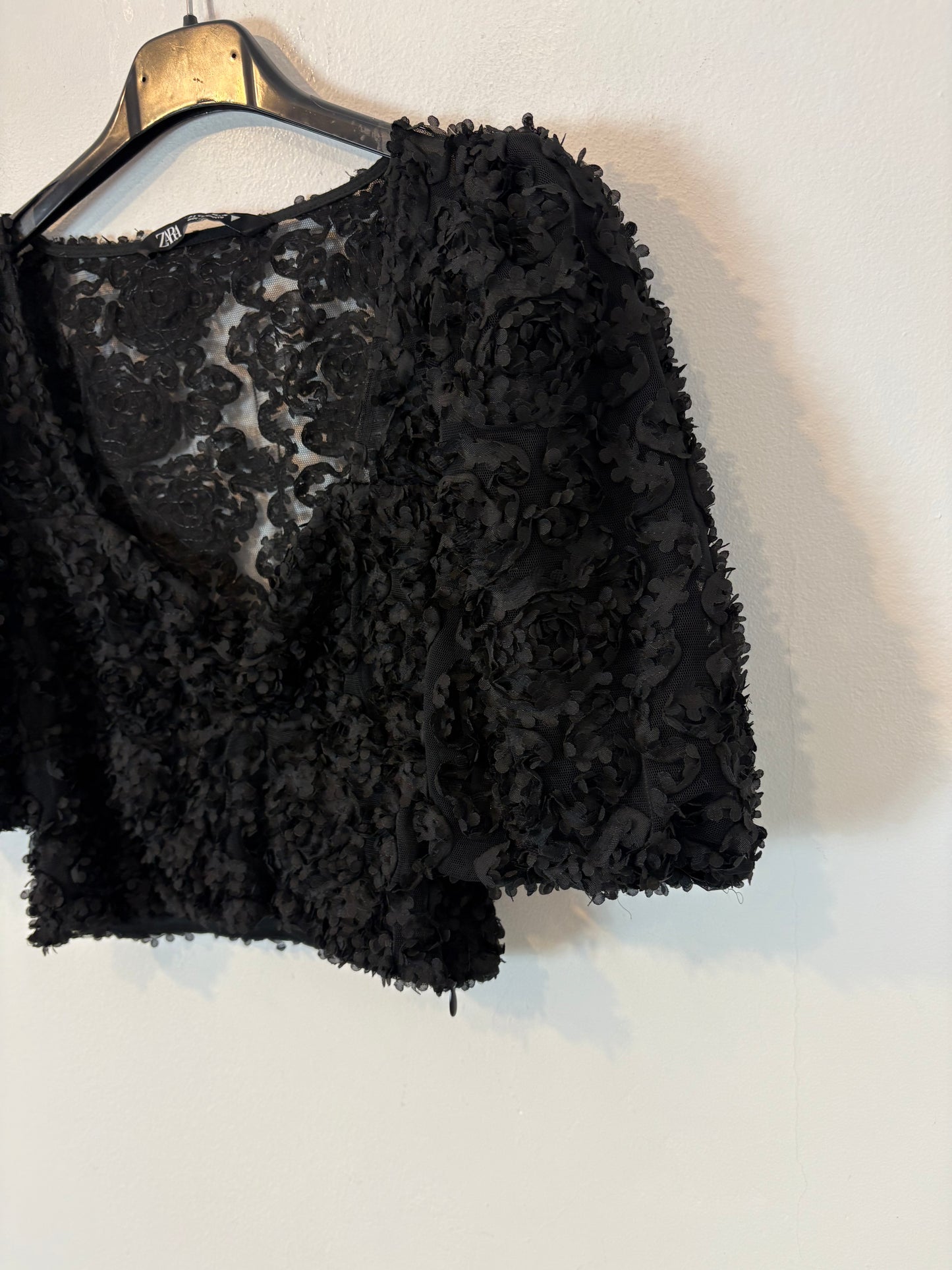 ZARA. Top corto texturas