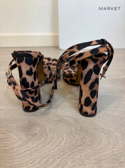 ZARA. Sandalia animal print. T 38