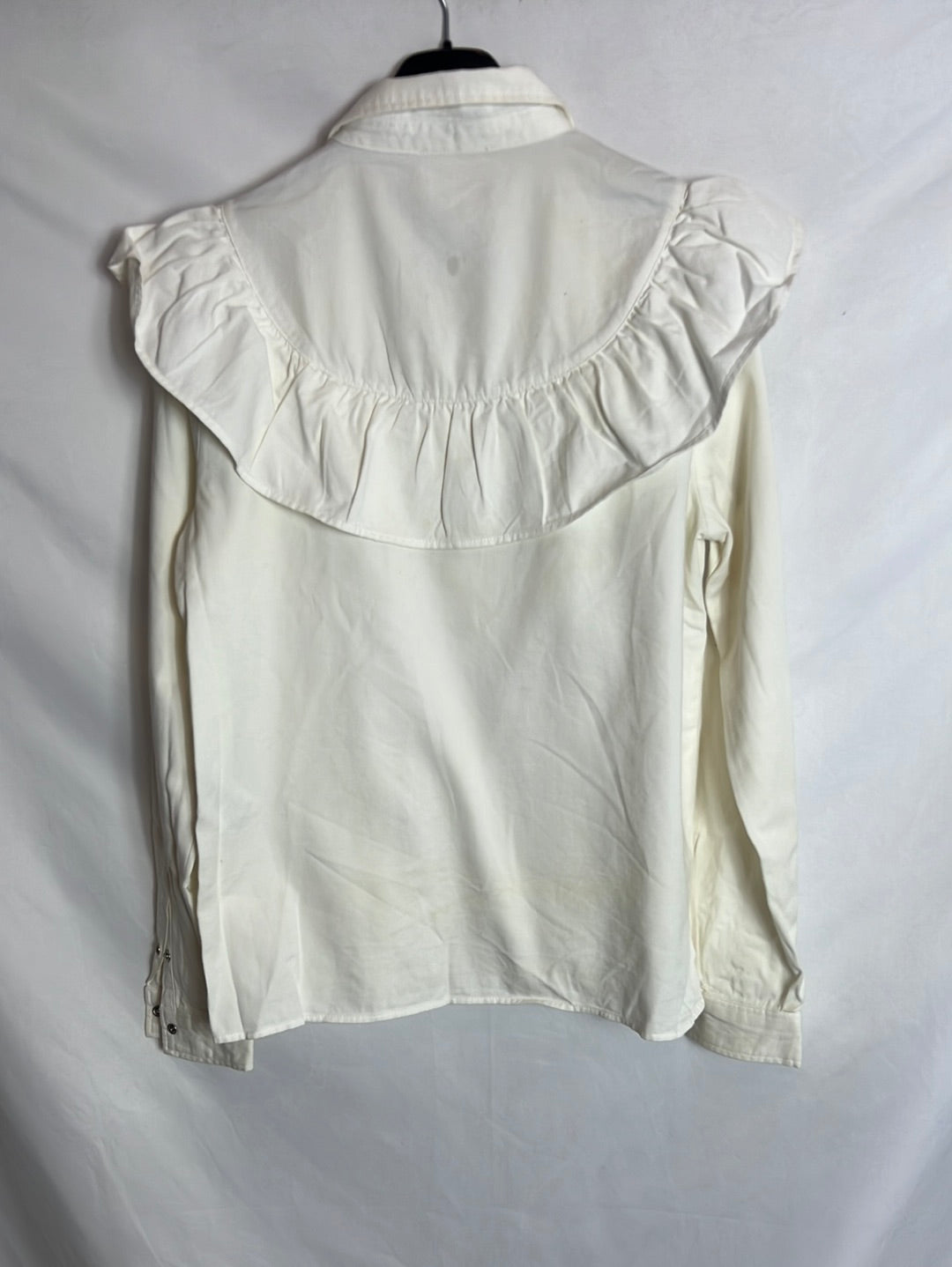 SÉZANE. Camisa denim volante blanco roto.T 36