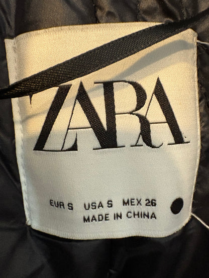 ZARA. Abrigo negro pelo