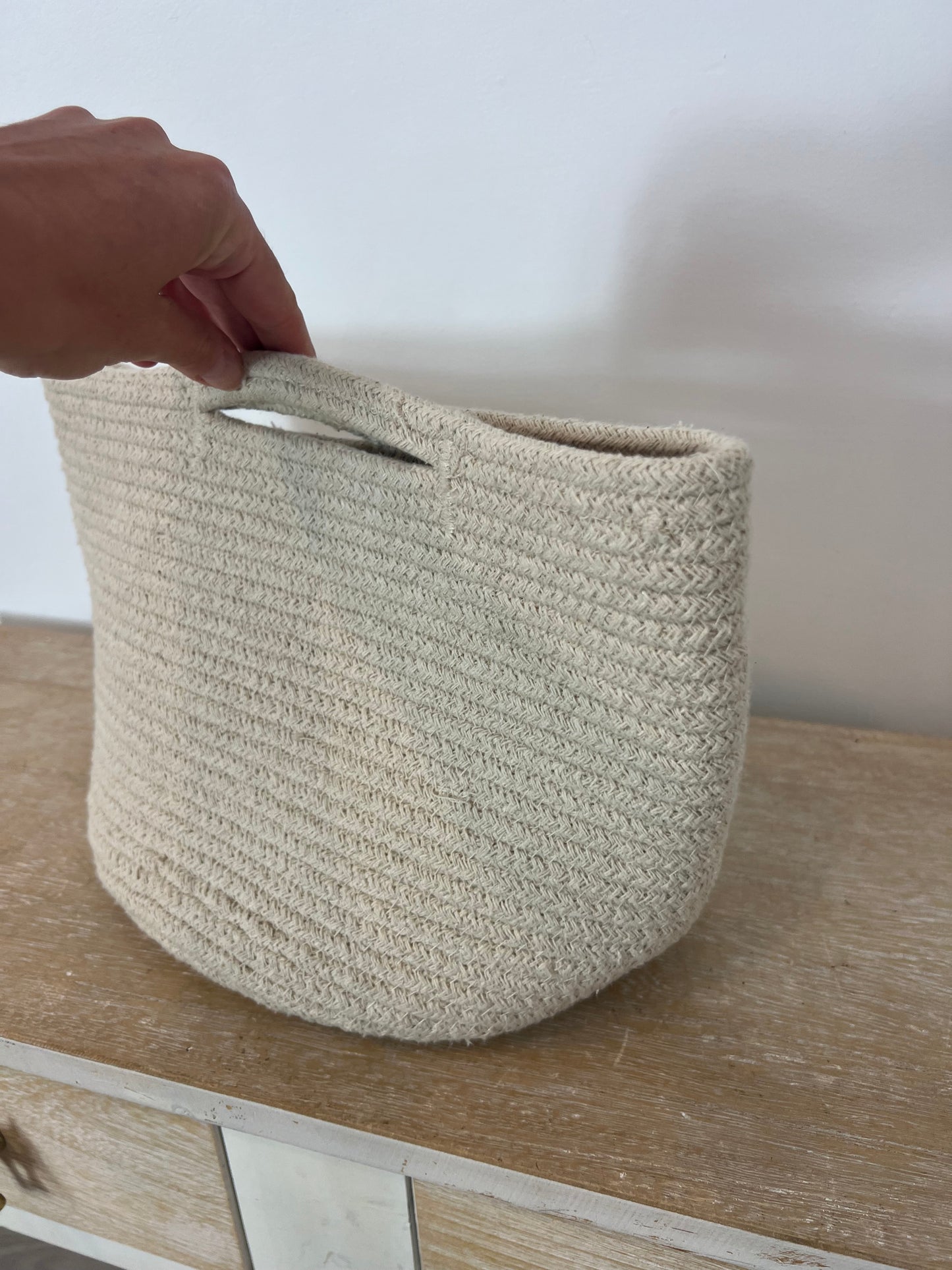 OTRAS. Bolso de mano tela beige