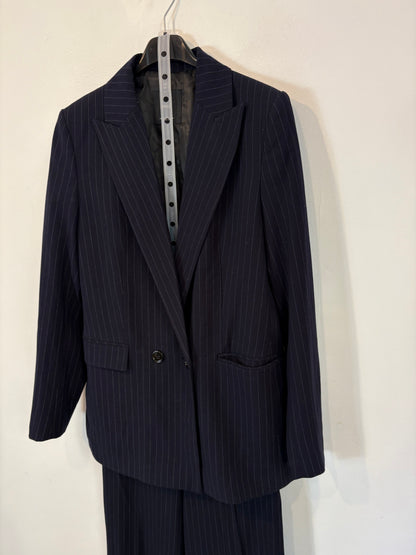 MANGO. Traje de chaqueta fluido rayas
