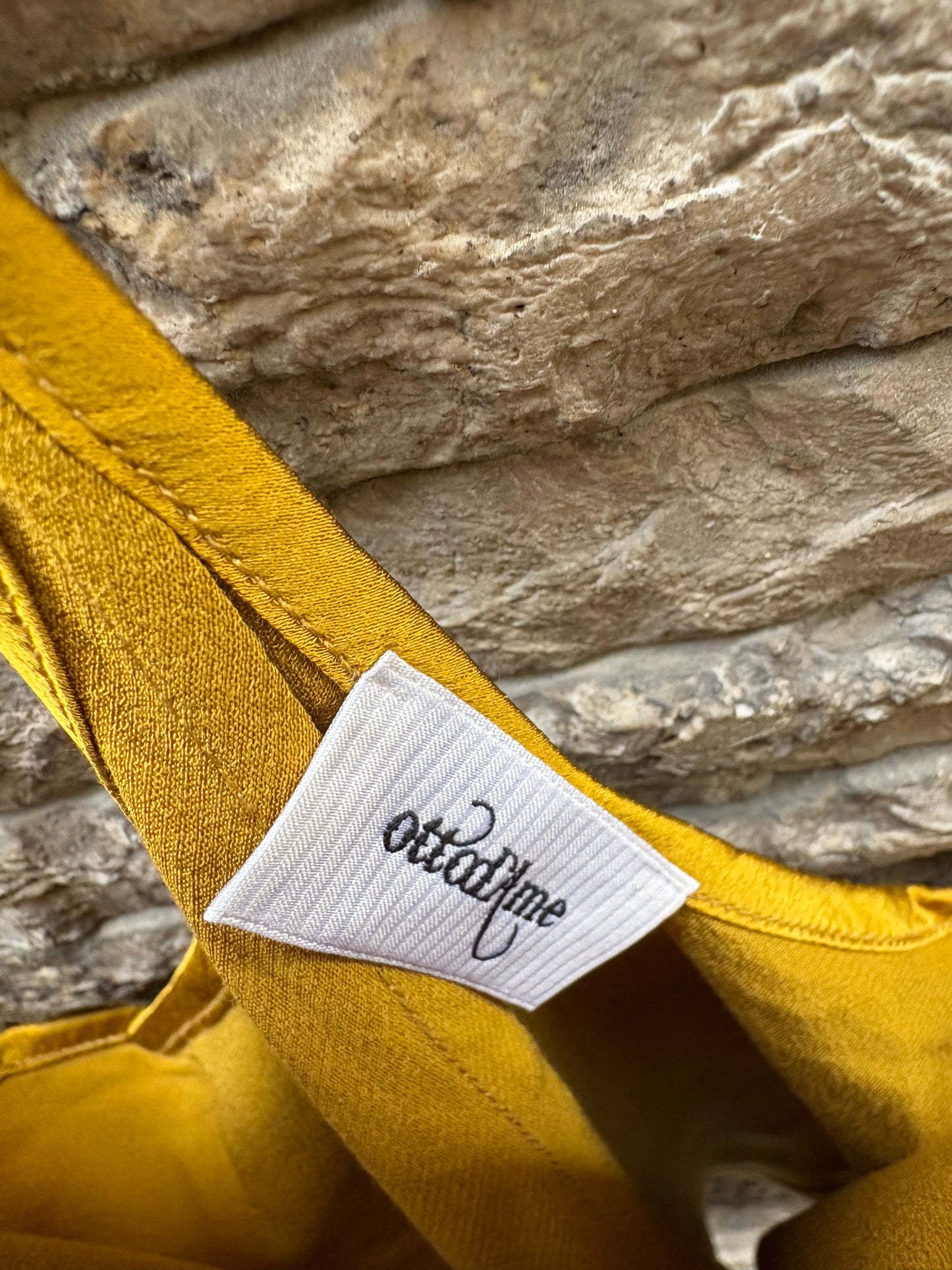 OTTOD´AME. Top satinado dorado