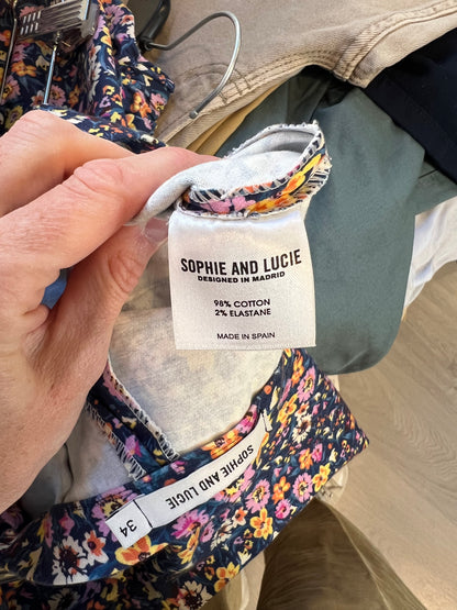 AMEÉ. Sleeveless fringed sweater S.(s)