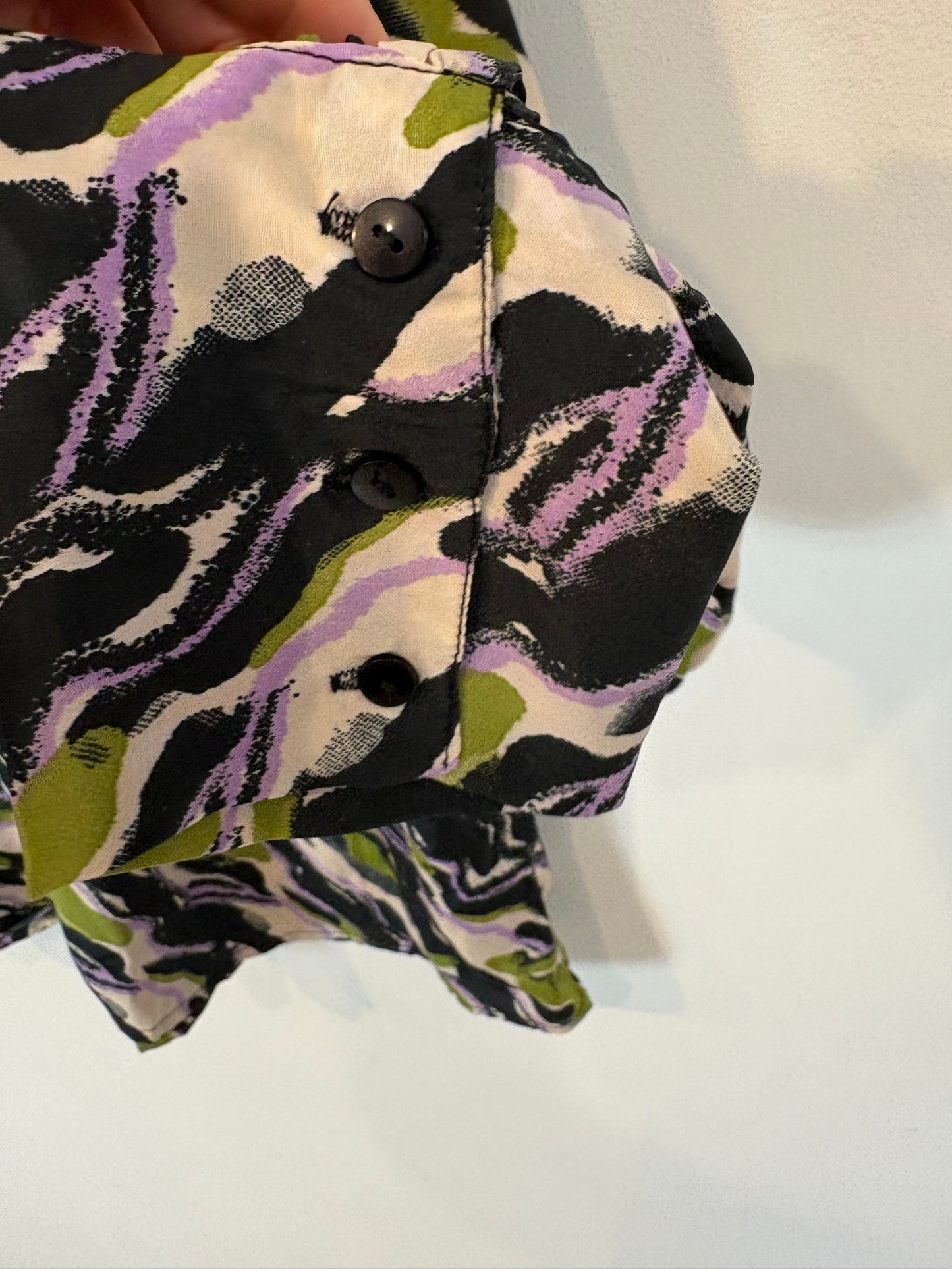 NURIA COBO. Blusa estampada fluida