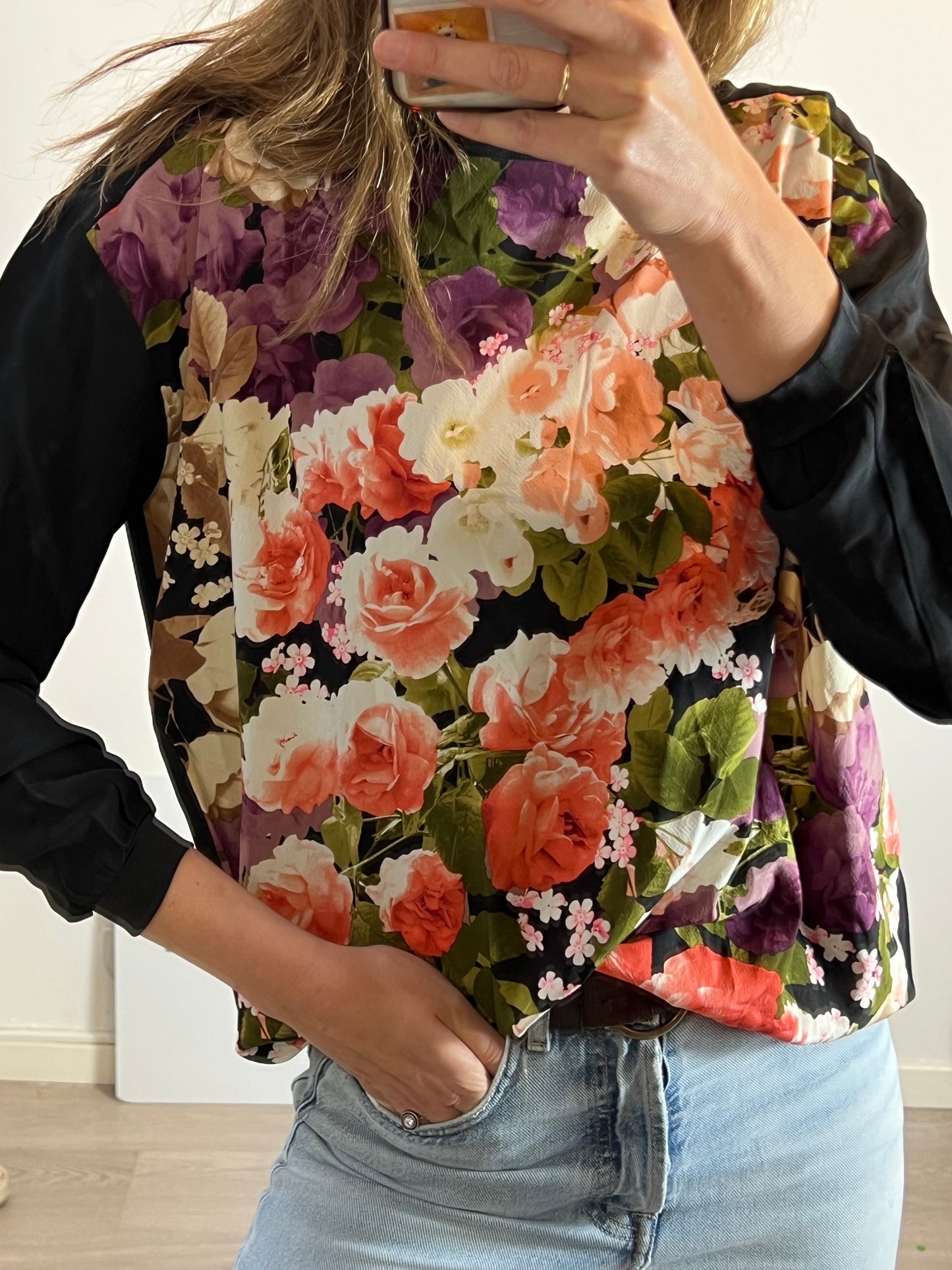 CHARLOTTE SPARRE. Tl two-tone blouse