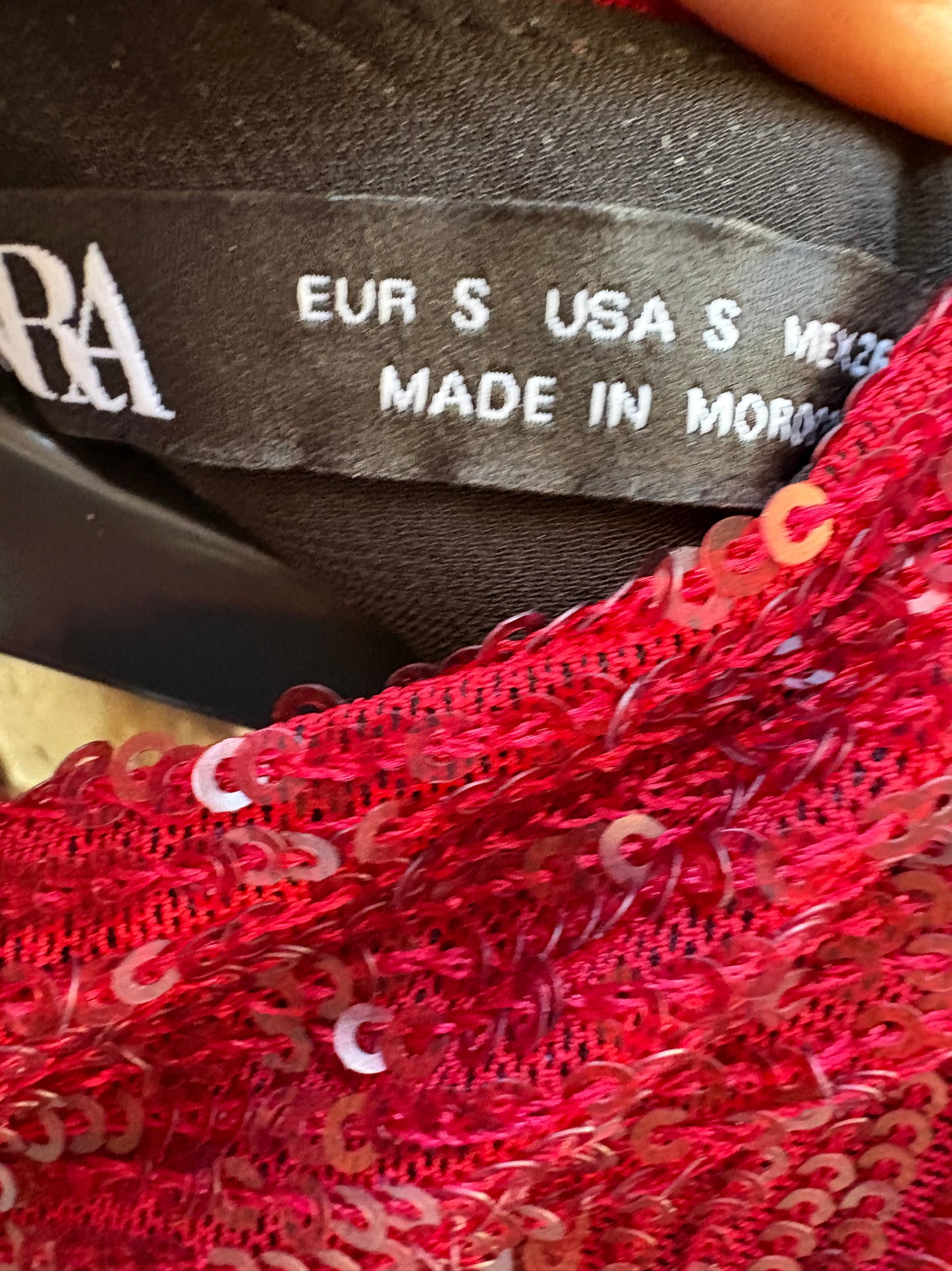 ZARA. Vestido lentejuelas asimétrico