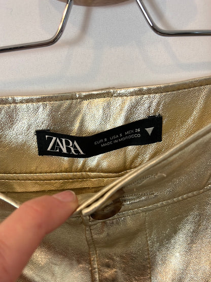 ZARA. Pantalón ancho dorado T.s