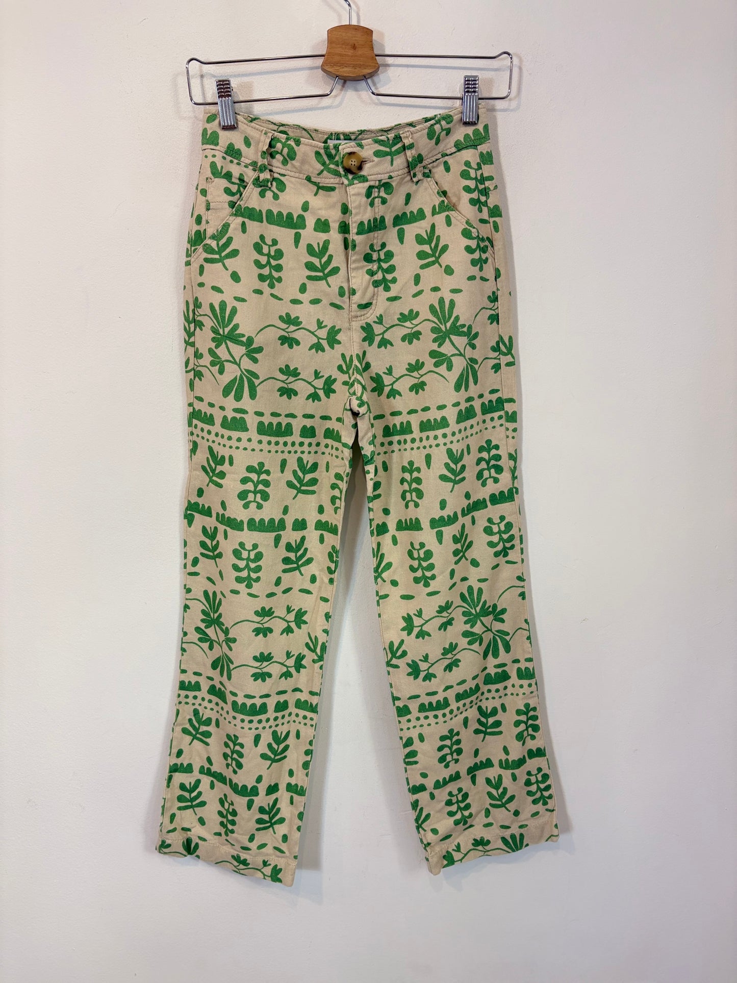ZARA. Pantalón estampado con lino
