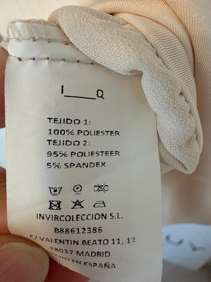 IQ COLLECTION. Body beige hombreras
