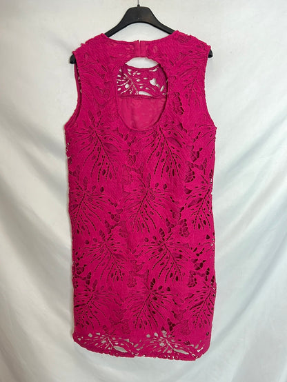 EL CORTE INGLES. Vestido rosa corto troquelado. T M