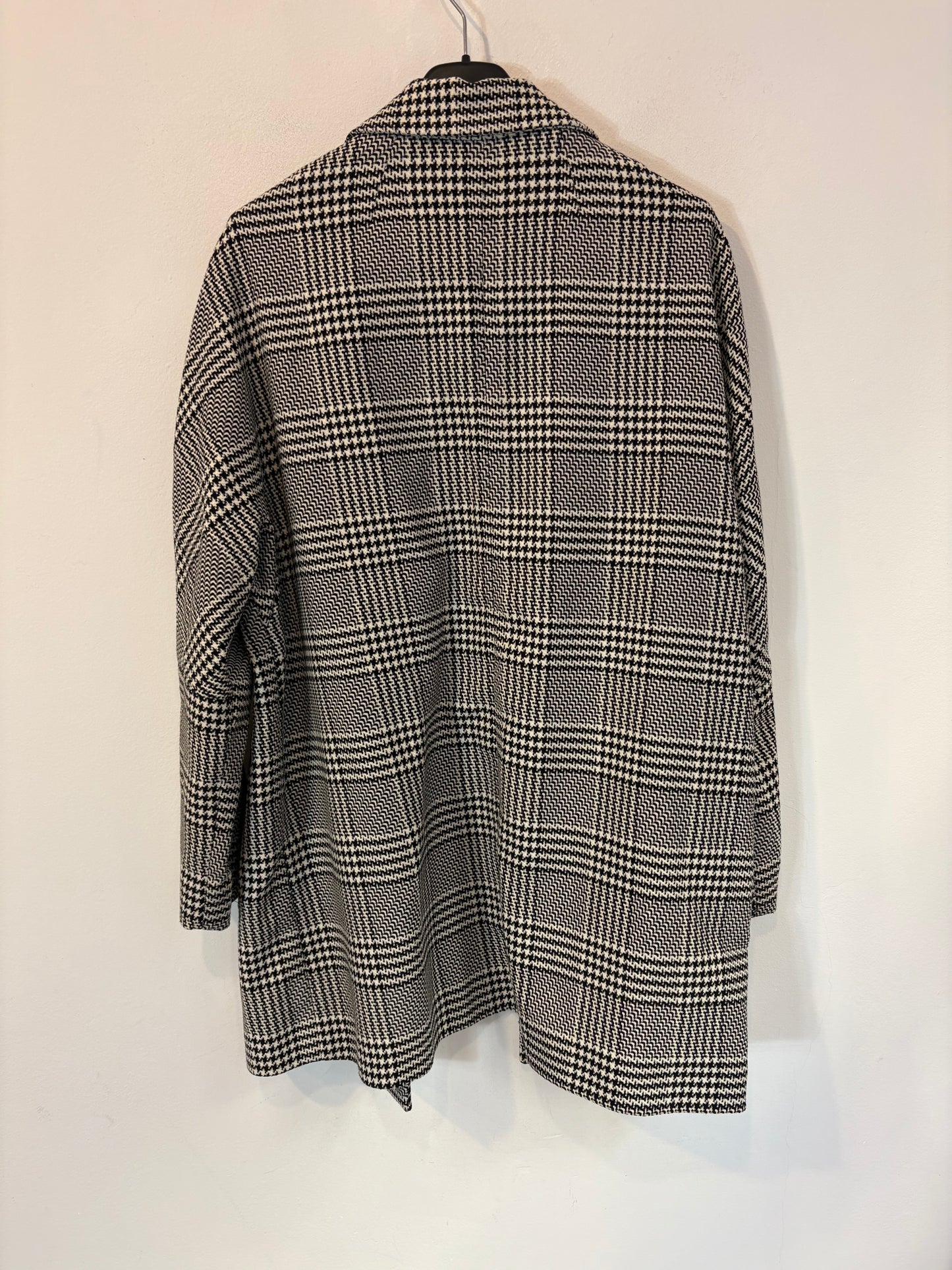 ZARA. Chaqueta larga pata de gallo