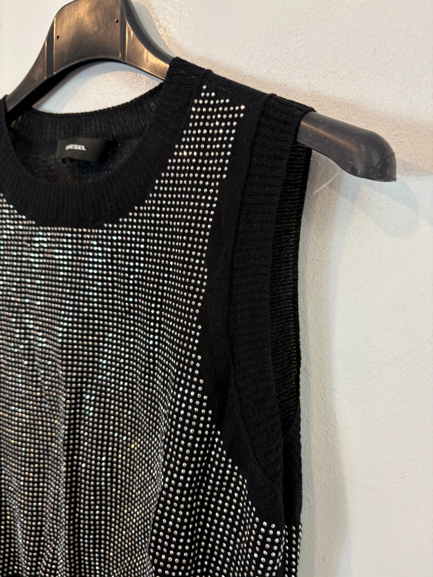 DIESEL. Top negro tachuelas T.xs