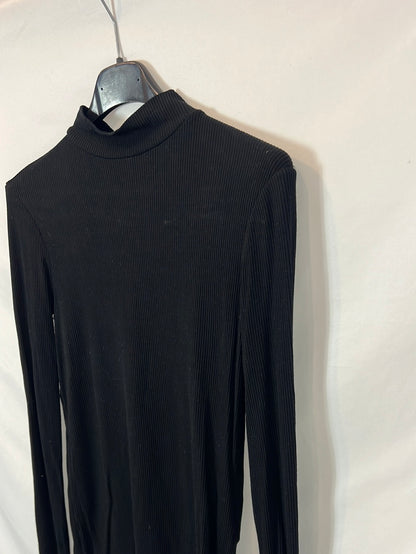 ZARA. Black ribbed Ts top
