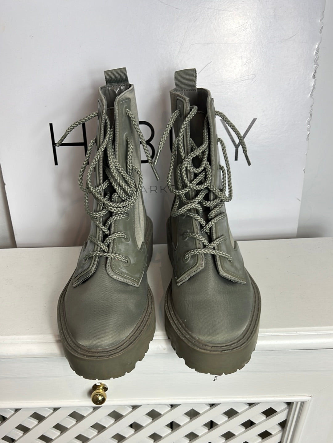 ZARA. Botines verde cordones T.37