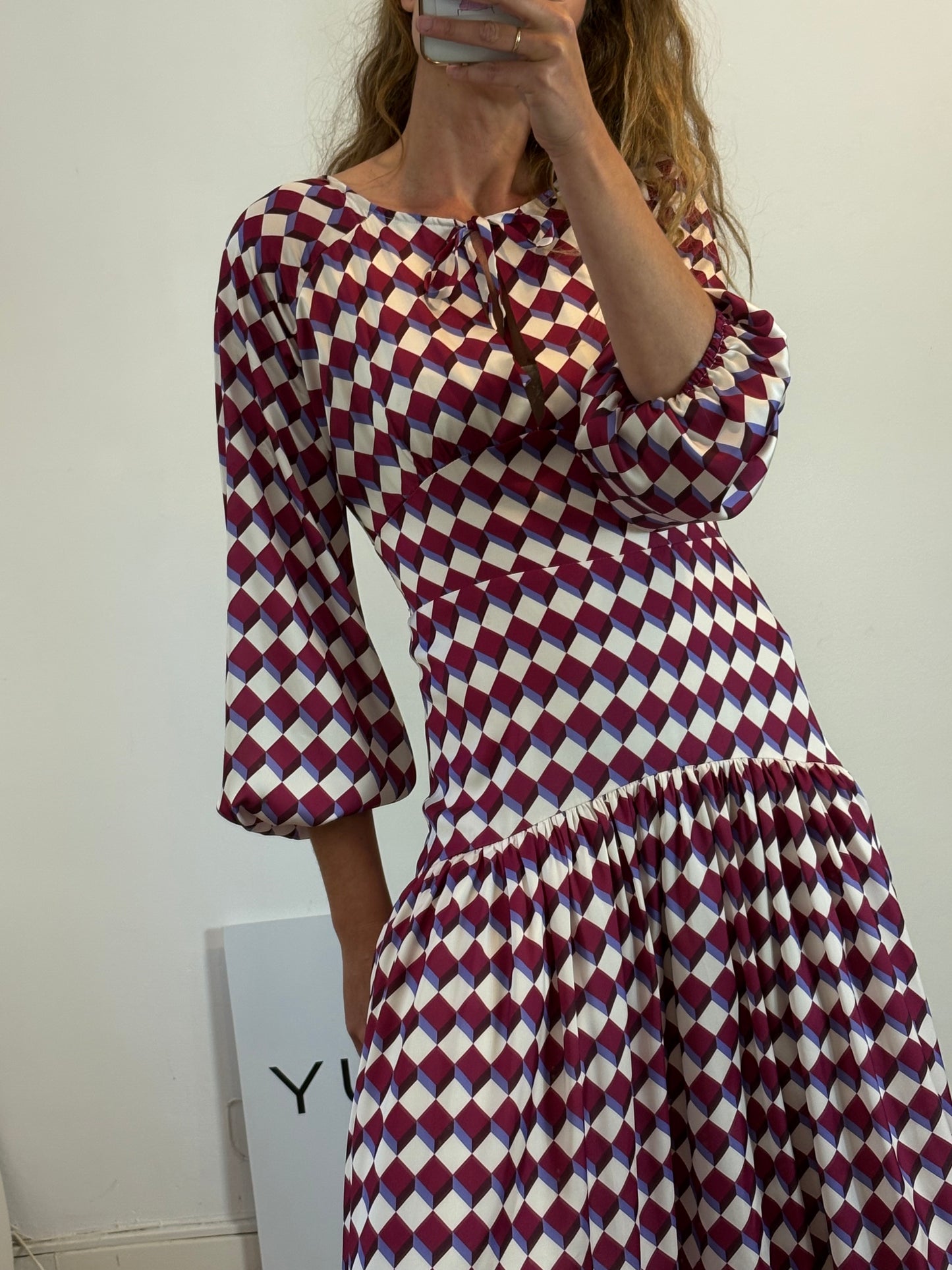 IQ COLLECTION. Vestido largo estampado abstracto