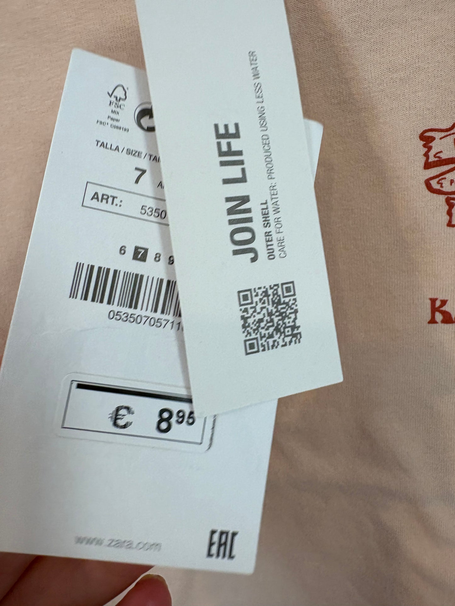 ZARA. Camiseta tono pastel dibujo espalda. T 7 años